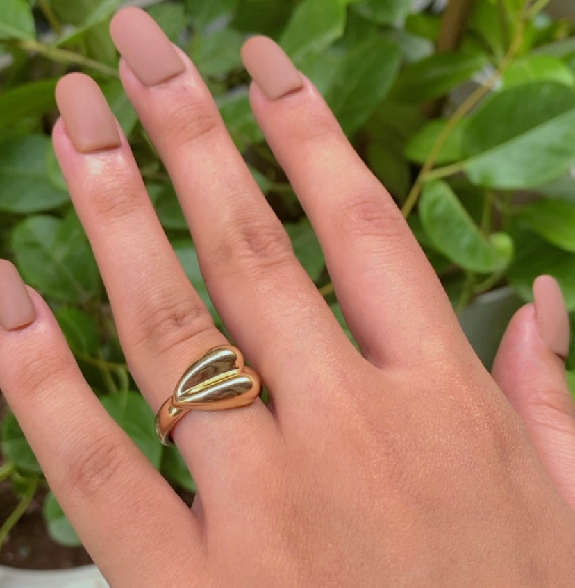 white pearl and love loop with gold color ring set trio