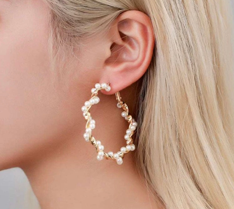 Pearl twisted hoop earring-1